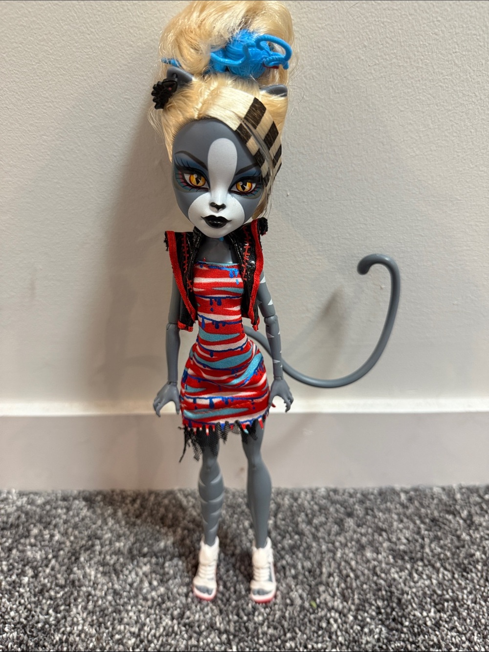 Monster High Purrsephone Zombie Shake Doll
